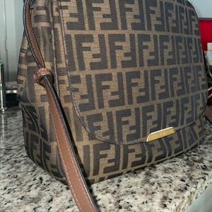 Fendi crossbody bag (AUTHENTIC) ✨